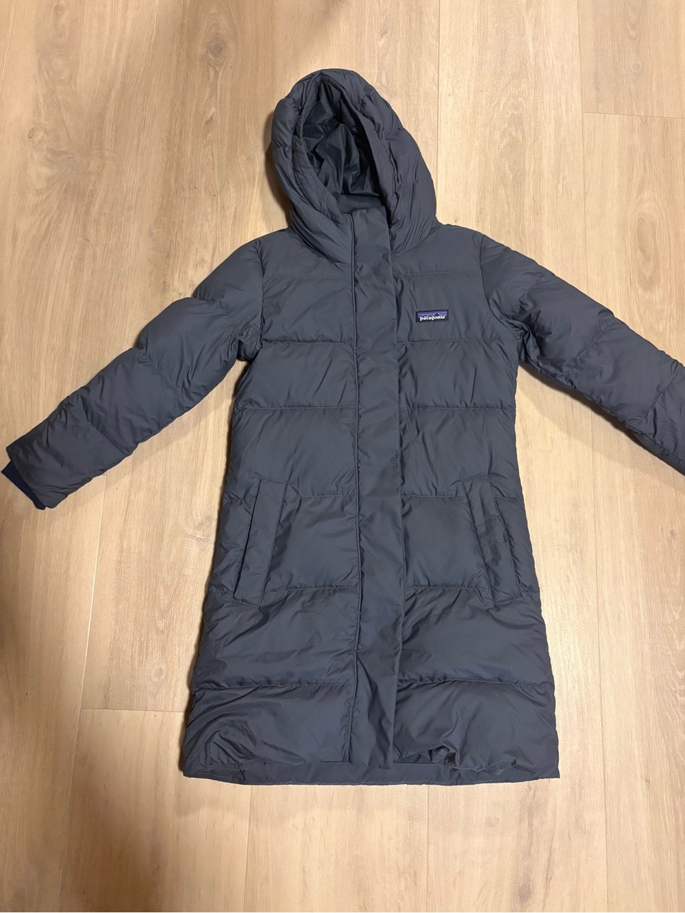 Patagonia girls  Long Hooded Down Coat - silent parka size 7/8
